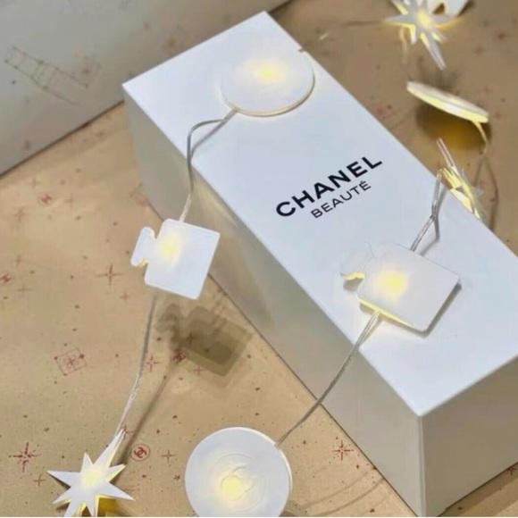 Chanel Beauty Limited Edition 2023  Christmas LED Light Illumination Holiday - Picture 1 of 10